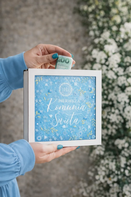 Pierwsza Komunia Święta z banknotem.png